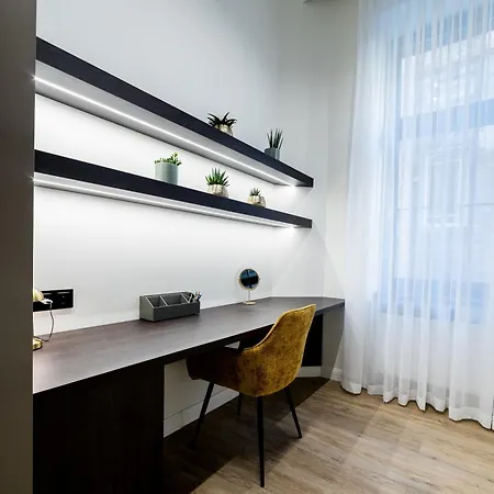 Апартаменты Old Town Chic By Bookinghost